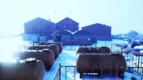 Edificios-De-La-Base-Rusa-De-Investigación-Y-Expedición-Polar-En-El-Ártico