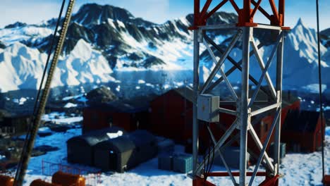 Estación-Científica-En-La-Antártida-En-Verano