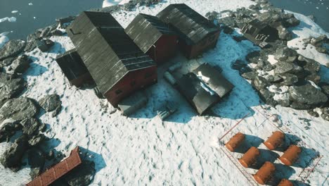 Luftaufnahme-Der-Antarktischen-Basis-Und-Der-Wissenschaftlichen-Forschungsstation