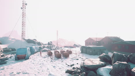 View-of-old-antarctic-base-at-South-Pole-Station-in-Antarctica