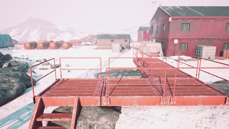 snow-around-building-of-polar-station-in-Antarctica