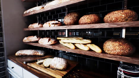 Fresh-bread-on-shelves-in-bakery