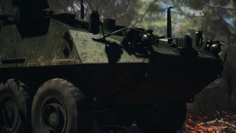 Tanque-Blindado-Del-Ejército-De-Batalla-En-La-Carretera