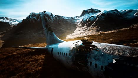 Avión-Se-Estrelló-En-Una-Montaña
