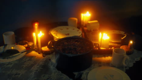 Tischdekoration-Bei-Kerzenlicht-In-Der-Nacht