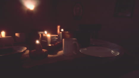 Table-setting-in-candlelight-at-night