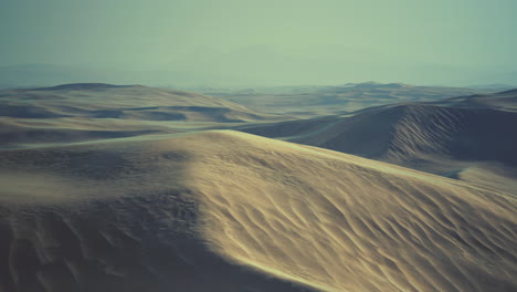 Big-sand-dune-in-Sahara-desert-landscape