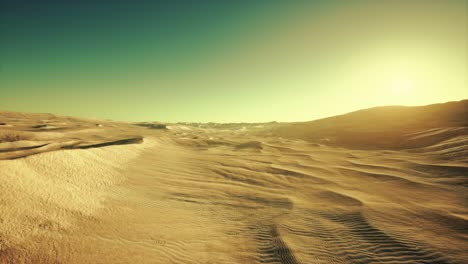 Beautiful-sand-dunes-in-the-Sahara-desert