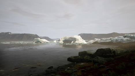 Icebergs-Azules-De-La-Antártida-Con-Paisajes-Antárticos-Congelados-Y-Cubiertos-De-Nieve