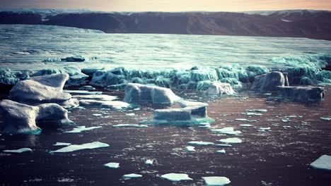 small-icebergs-and-ice-floes-in-the-sea-near-iceland