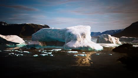 Viele-Schmelzende-Eisberge-In-Der-Antarktis
