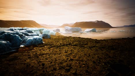 Muchos-Icebergs-Derretidos-En-La-Antártida