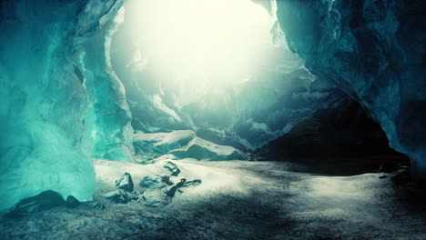 Blaue-Kristalleishöhle-Unter-Dem-Gletscher-In-Island