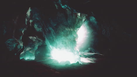 Toma-Interior-De-La-Cueva-Del-Glaciar-De-Hielo