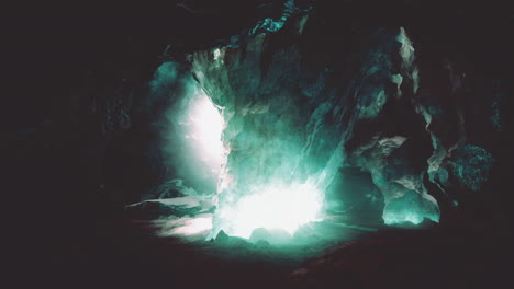 Blaue-Kristalleishöhle-Unter-Dem-Gletscher-In-Island
