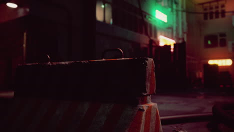 Verschwommenes-Bokeh-Lichtschild-Entlang-Der-Straße-Im-Nachtleben-Der-Innenstadt-Von-Seoul