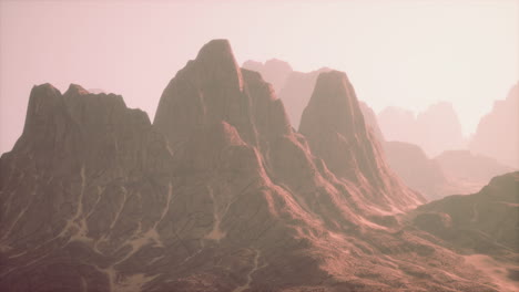 Formación-De-Roca-Roja-Bajo-Un-Cielo-Nublado-En-El-Parque-Nacional