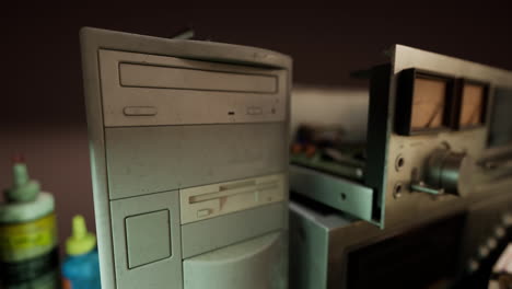 old-vintage-personal-computer-workspace