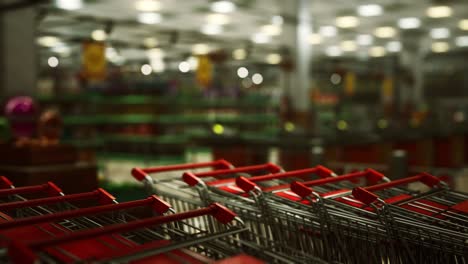 covid-19-epidemic-and-empty-supermarket