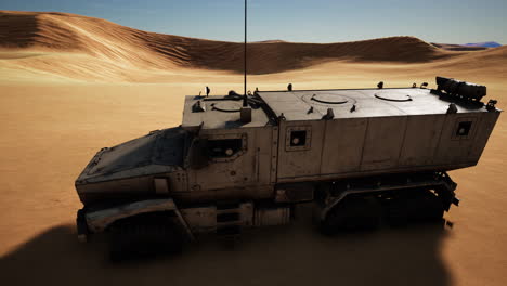 Camión-Militar-Blindado-En-El-Desierto