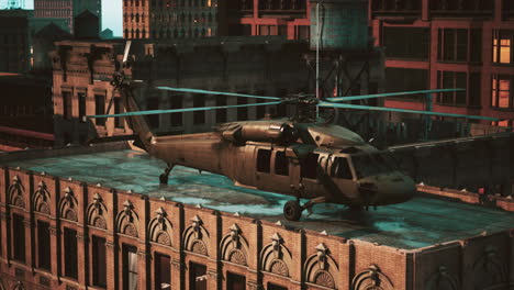 Helicóptero-De-Guerra-Negro-En-La-Ciudad