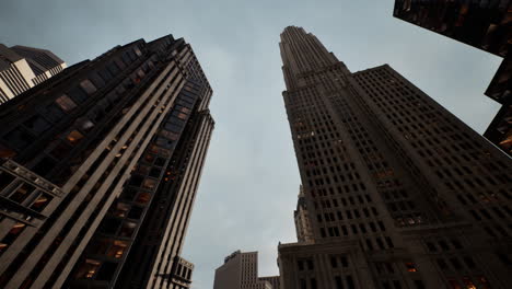 Below-view-on-the-skyscrappers-in-Chicago