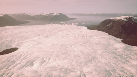 Luftaufnahme-Eines-Großen-Gletschers