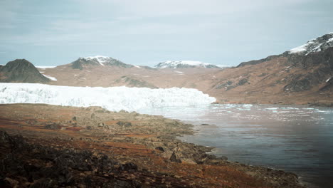 Gran-Glaciar-En-La-Costa-De-La-Antártida-Una-Soleada-Tarde-De-Verano