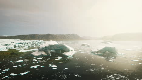 Großer-Gletscher-An-Der-Küste-Der-Antarktis-Ein-Sonniger-Sommernachmittag