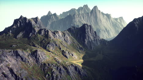 Paisaje-Montañoso-Rocoso-De-Los-Alpes-Dolomitas
