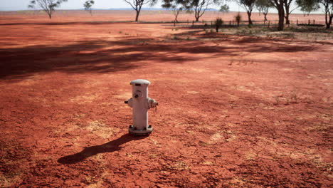 old-rusted-fire-hydrant-in-desert