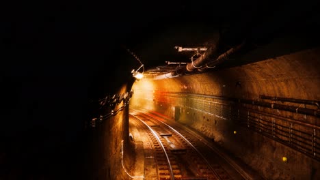 Dunkler-Alter,-Verlassener-U-Bahn-Tunnel