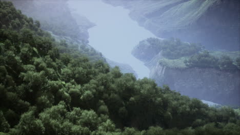 Malerische-Landschaft-Mit-Grünem-Sommergebirgstal-Und-Wäldern