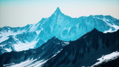 Gebirgswinterkaukasuslandschaft-Mit-Weißen-Gletschern-Und-Felsigem-Gipfel