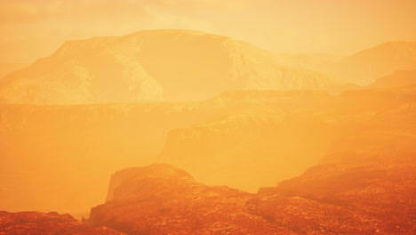 Grand-Canyon-Nationalpark-Im-Nebel-Bei-Sonnenuntergang