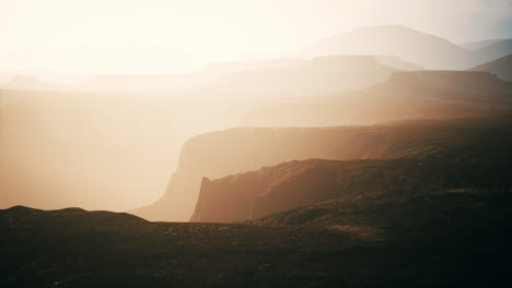 Niebla-Matutina-En-El-Desierto-Del-Sinaí