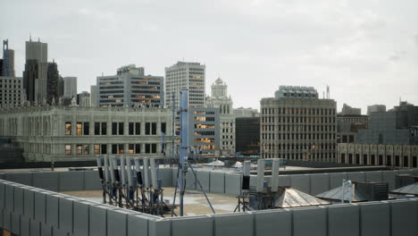 Air-conditioning-on-the-roof-of-a-building