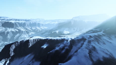 Roca-De-Lava-Y-Nieve-En-Invierno-En-Islandia