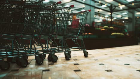 covid-19-epidemic-and-empty-supermarket