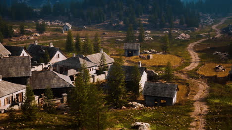 Alte-Häuser-Hoch-In-Den-Bergen