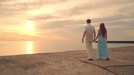 Romantic-couple-beach.-Couple-beach.-Couple-walking-on-beach.-Love-concept