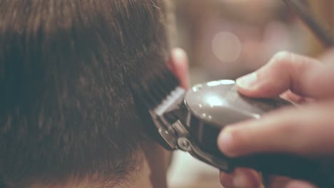 Hairdresser-cutting-hair.-Man-haircut.-Barber-haircut.-Man-hairstyle