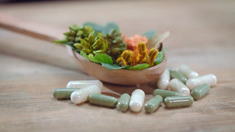 Herbal-therapy-concept.-Medical-herbs-and-pills.-Herbal-medicine-capsules