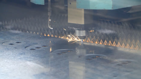 CNC-fiber-laser-cutting-equipment.-Use-of-high-tech-equipment-in-heavy-industry