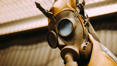 Máscara-De-Protección-Química-De-Cerca.-Contaminación-Ambiental-Radiactiva