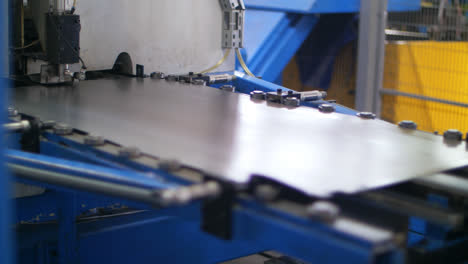 Metallbearbeitungsdrehmaschine,-Die-Stahlblech-Im-Haushaltsgerätewerk-Verarbeitet