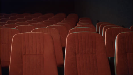 Reihen-Leerer-Sitze-Im-Kino.-Leere-Sessel-Im-Theater.